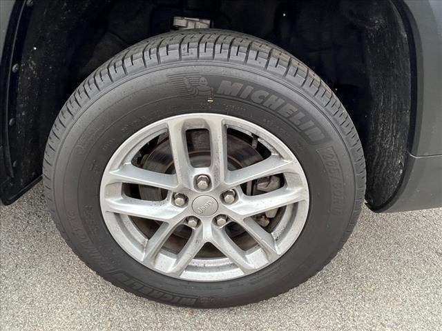 2022 Jeep Grand Cherokee L Laredo 4x4
