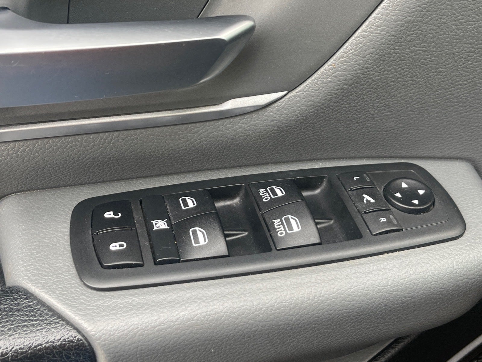 2020 RAM 1500 Big Horn Quad Cab 4x4 6'4' Box