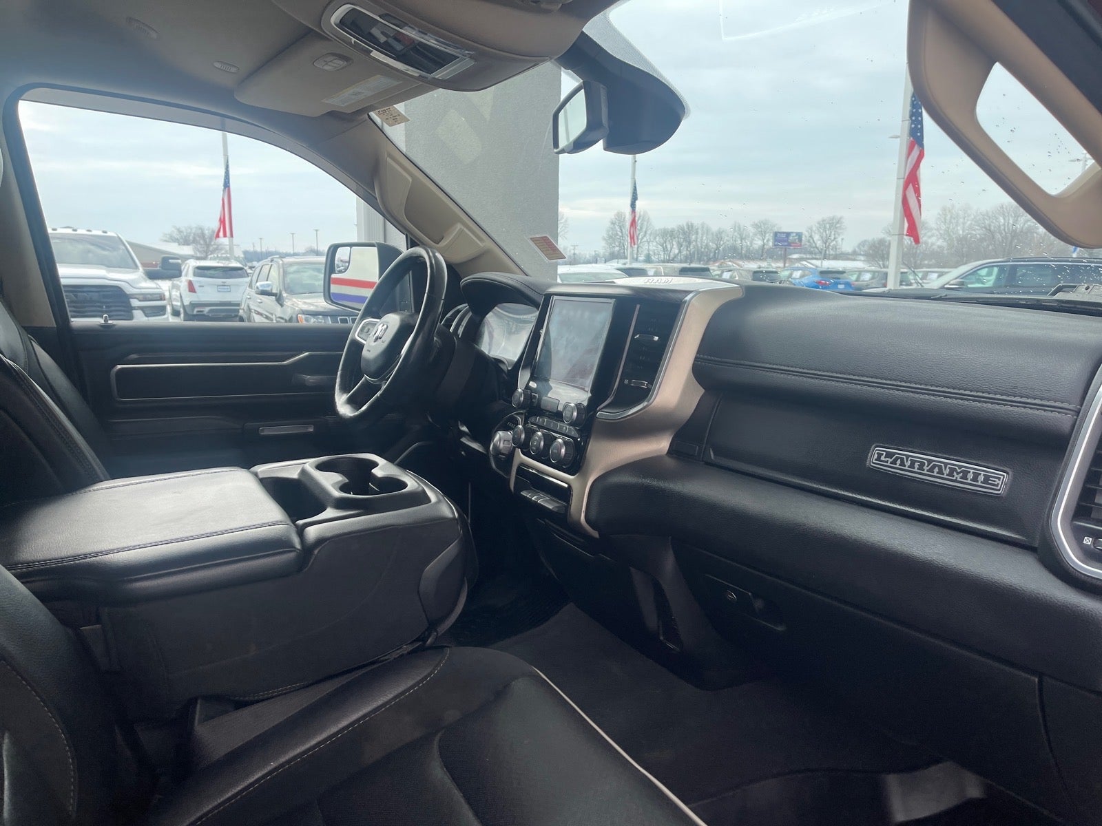 2019 RAM 1500 Laramie Crew Cab 4x4 5'7' Box