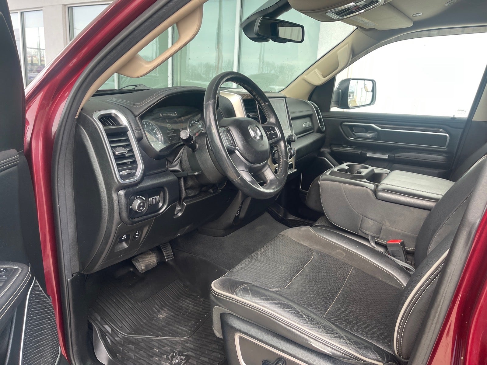 2019 RAM 1500 Laramie Crew Cab 4x4 5'7' Box