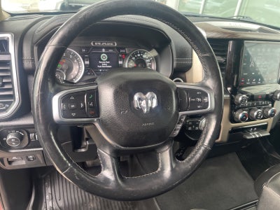 2019 RAM 1500 Laramie Crew Cab 4x4 5'7' Box