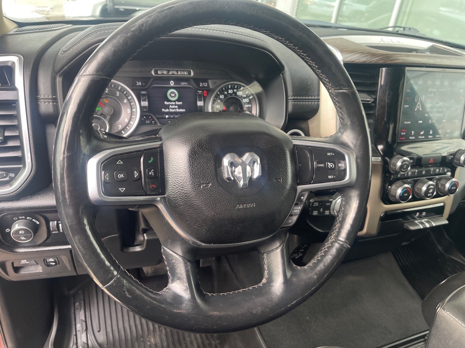 2019 RAM 1500 Laramie Crew Cab 4x4 5'7' Box