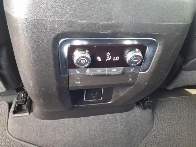 2025 GMC Yukon 4WD Denali