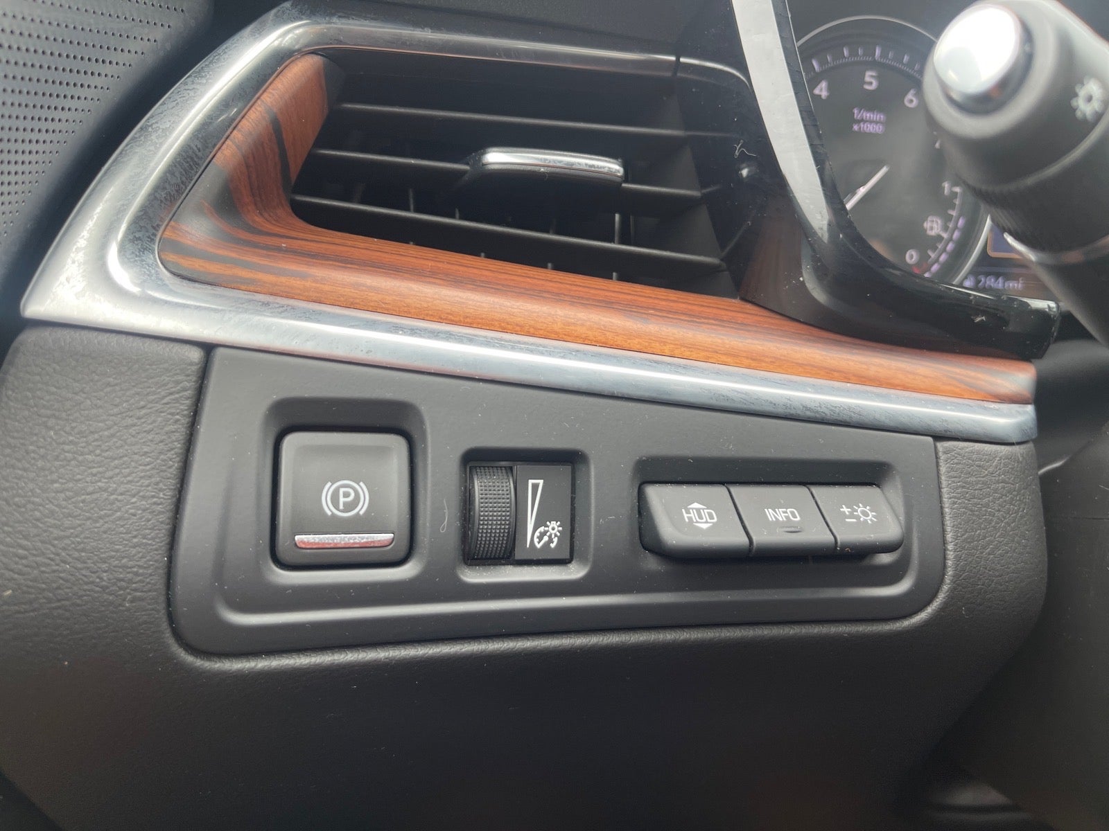 2024 Cadillac XT5 FWD Premium Luxury