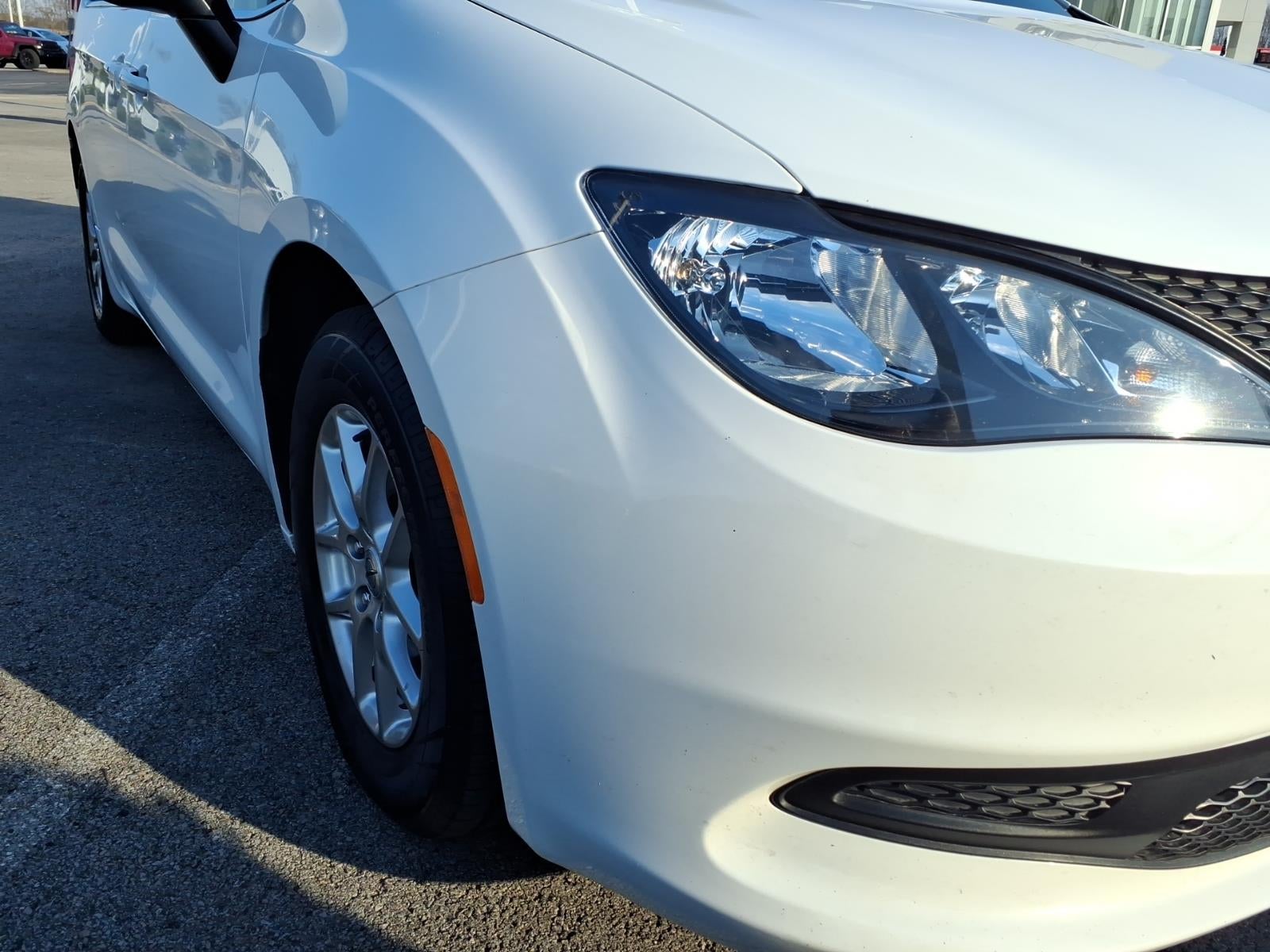 2023 Chrysler Voyager LX