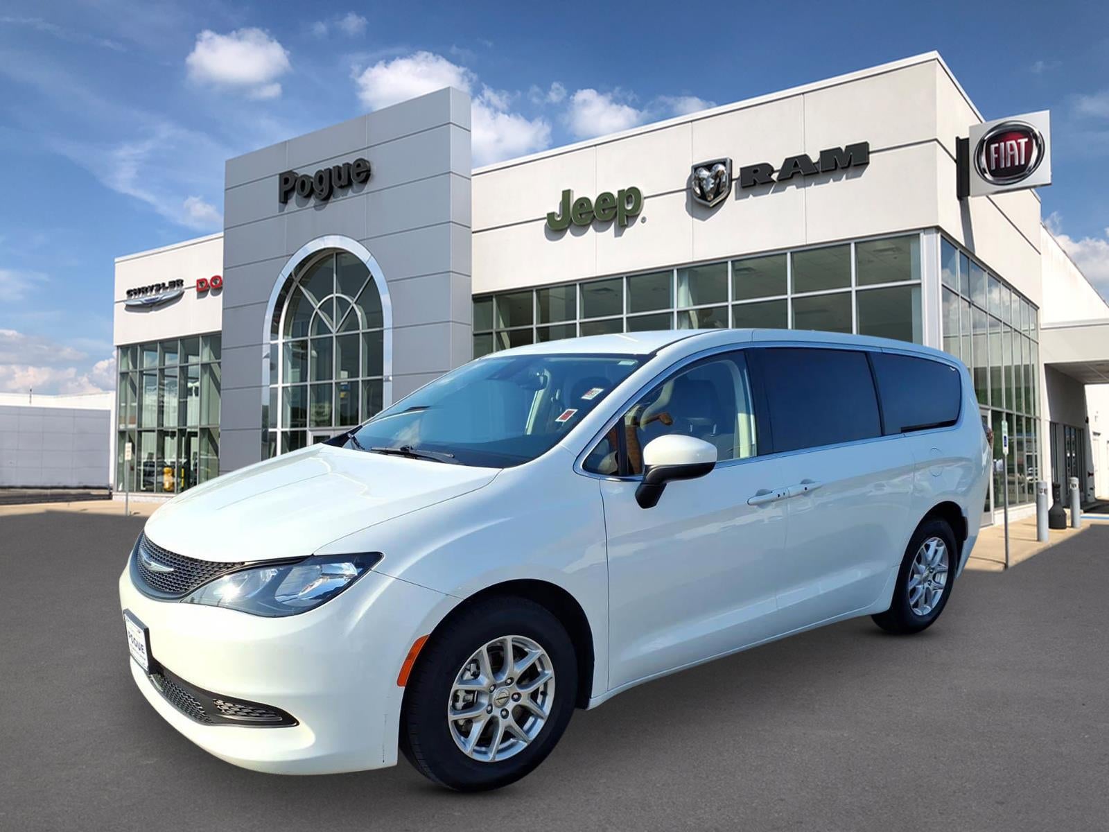 2023 Chrysler Voyager LX