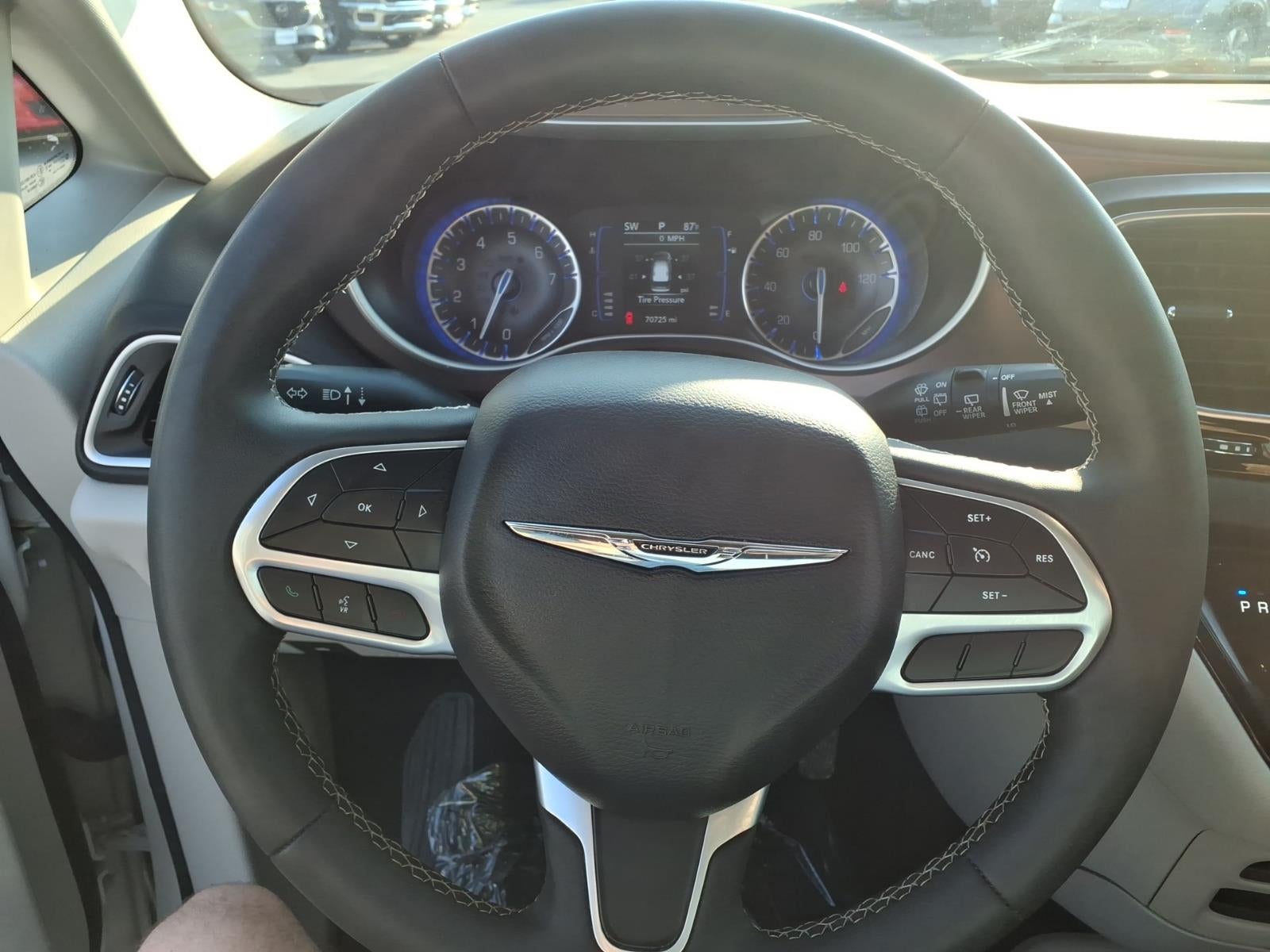 2023 Chrysler Voyager LX