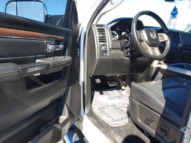 2018 RAM 3500 Laramie Crew Cab 4x4 6'4' Box