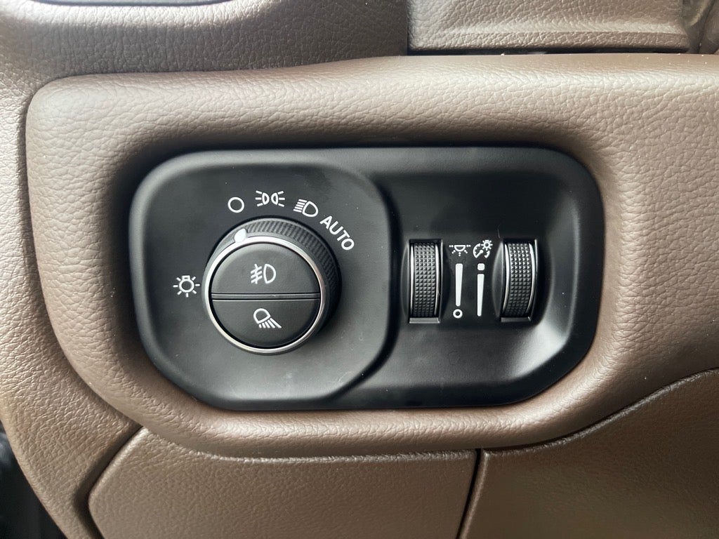 2025 RAM 3500 Laramie Crew Cab 4x4 8' Box