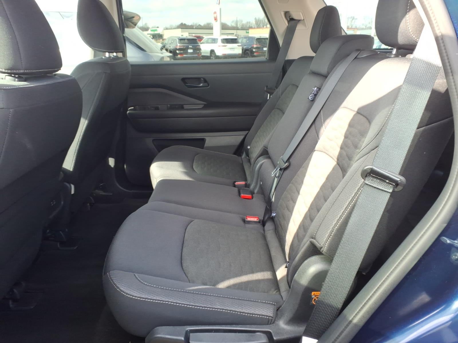 2025 Nissan Pathfinder SV 4WD