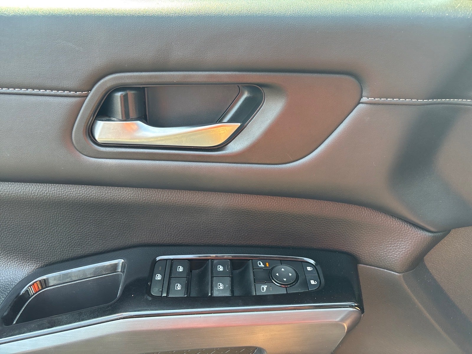 2023 Nissan Pathfinder SL 4WD