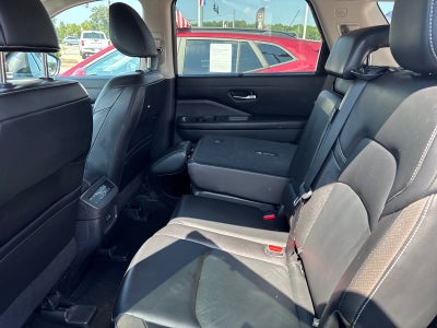 2023 Nissan Pathfinder SL 4WD