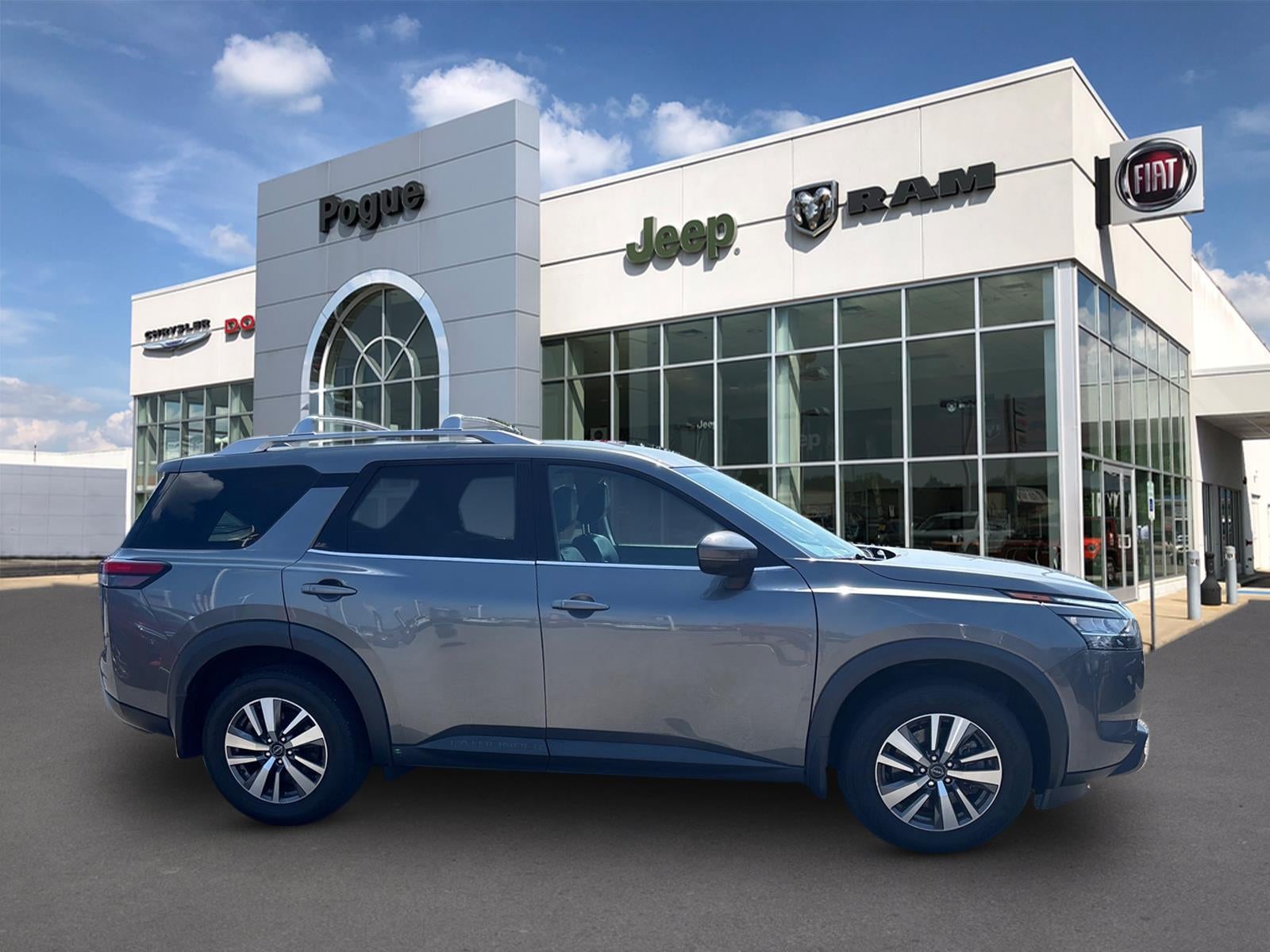 2023 Nissan Pathfinder SL 4WD