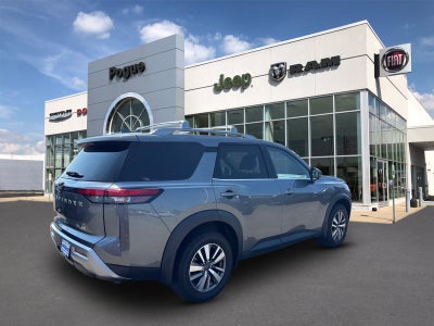 2023 Nissan Pathfinder SL 4WD
