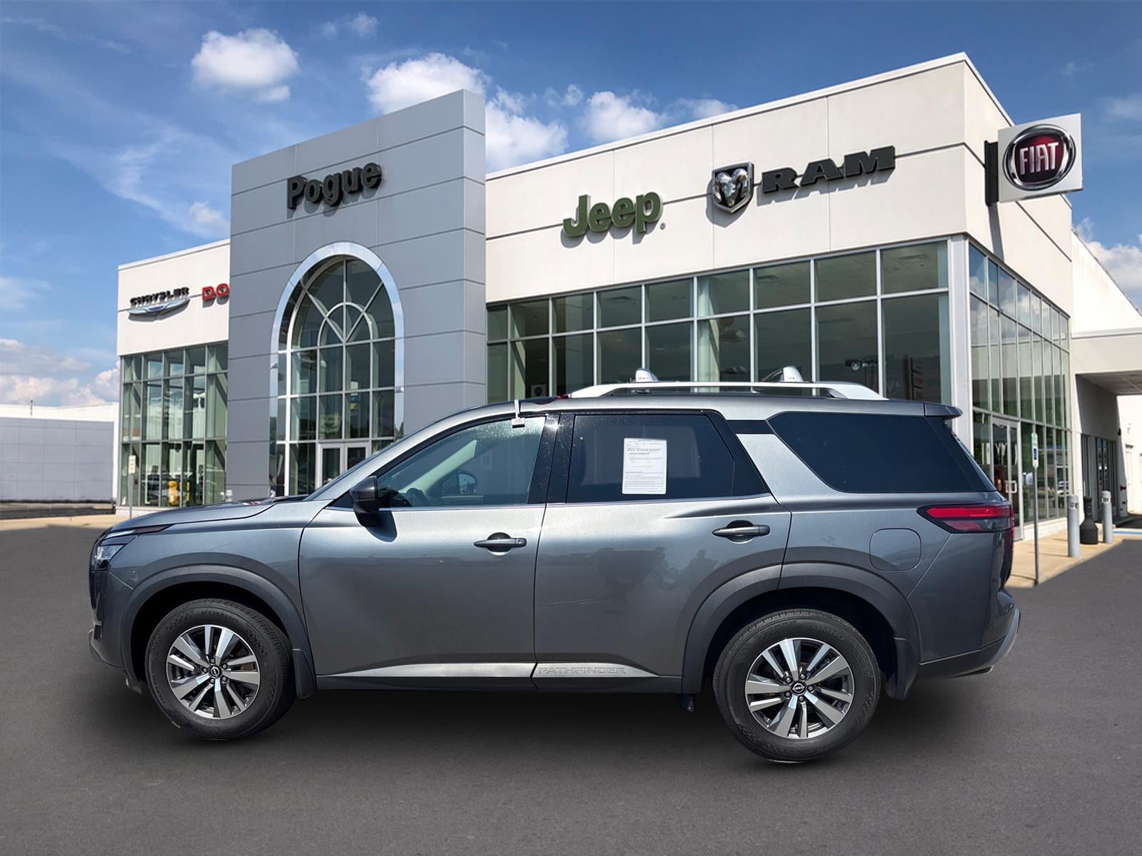 2023 Nissan Pathfinder SL 4WD
