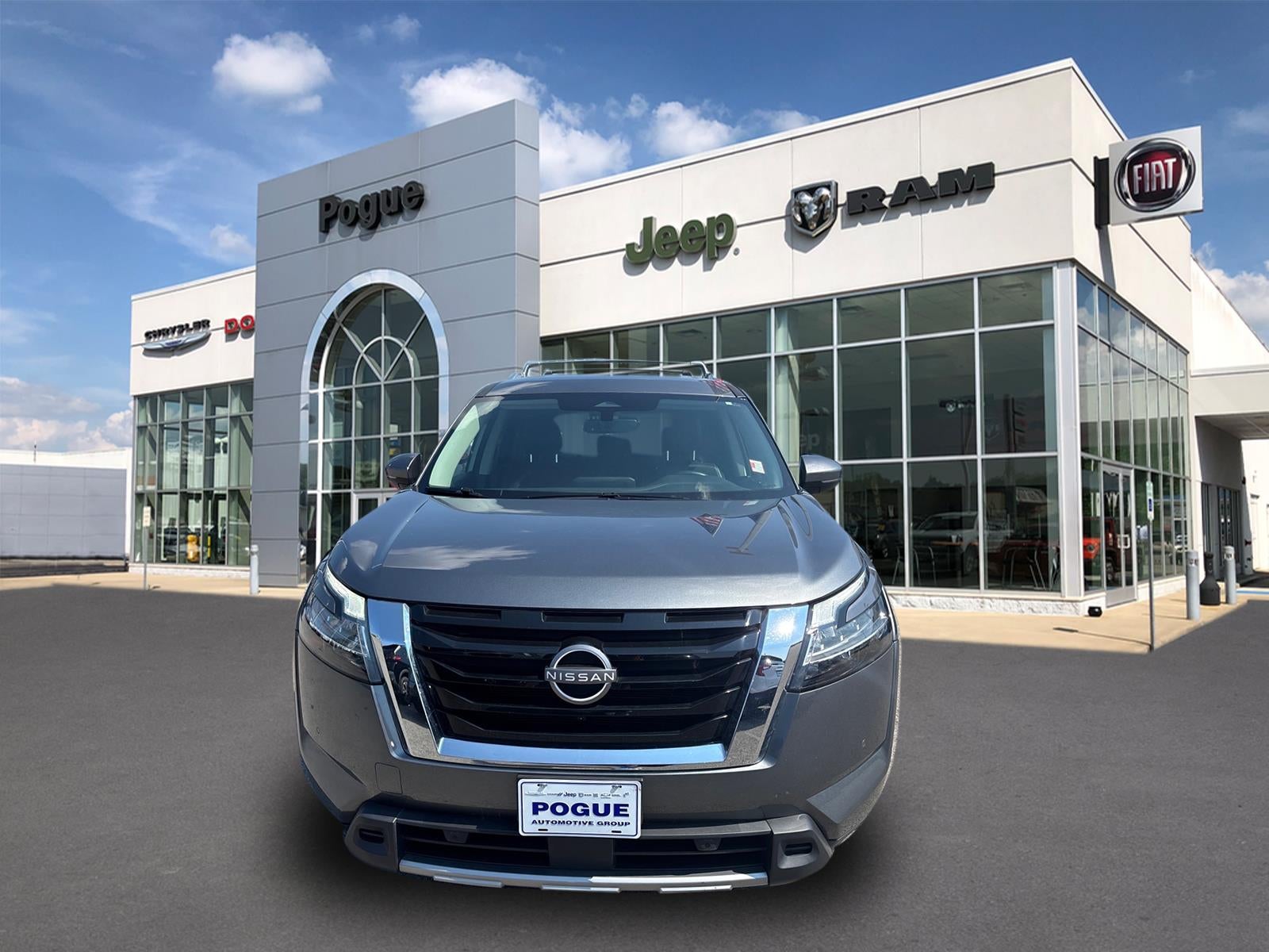 2023 Nissan Pathfinder SL 4WD