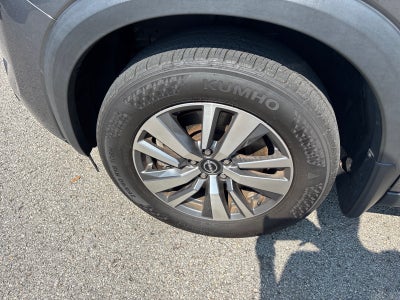 2023 Nissan Pathfinder SL 4WD