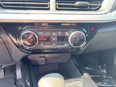 2025 Chevrolet Trax FWD LT