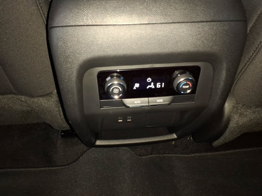 2027 Chevrolet Traverse FWD LT