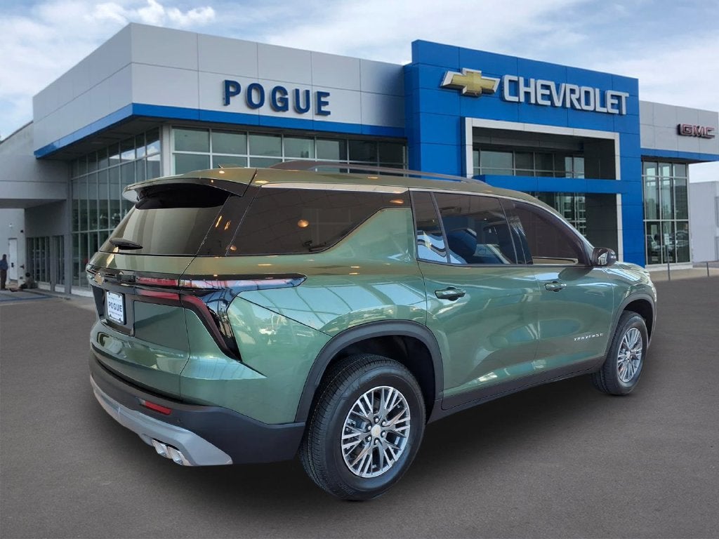 2027 Chevrolet Traverse FWD LT