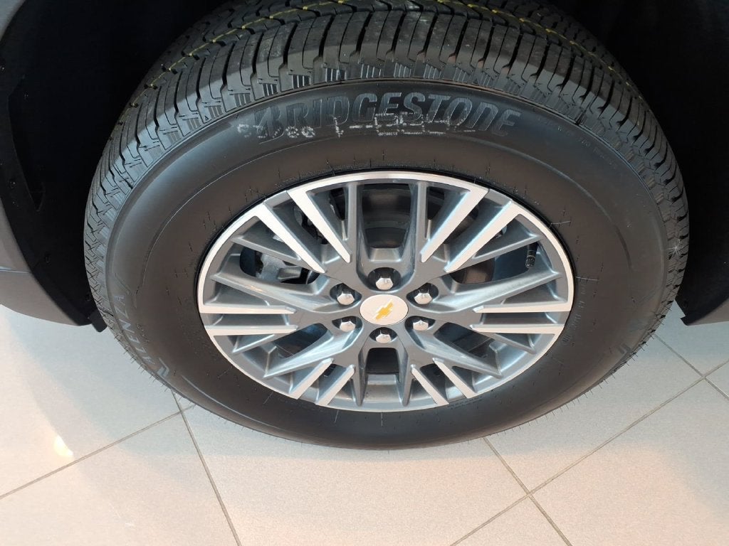 2027 Chevrolet Traverse FWD LT