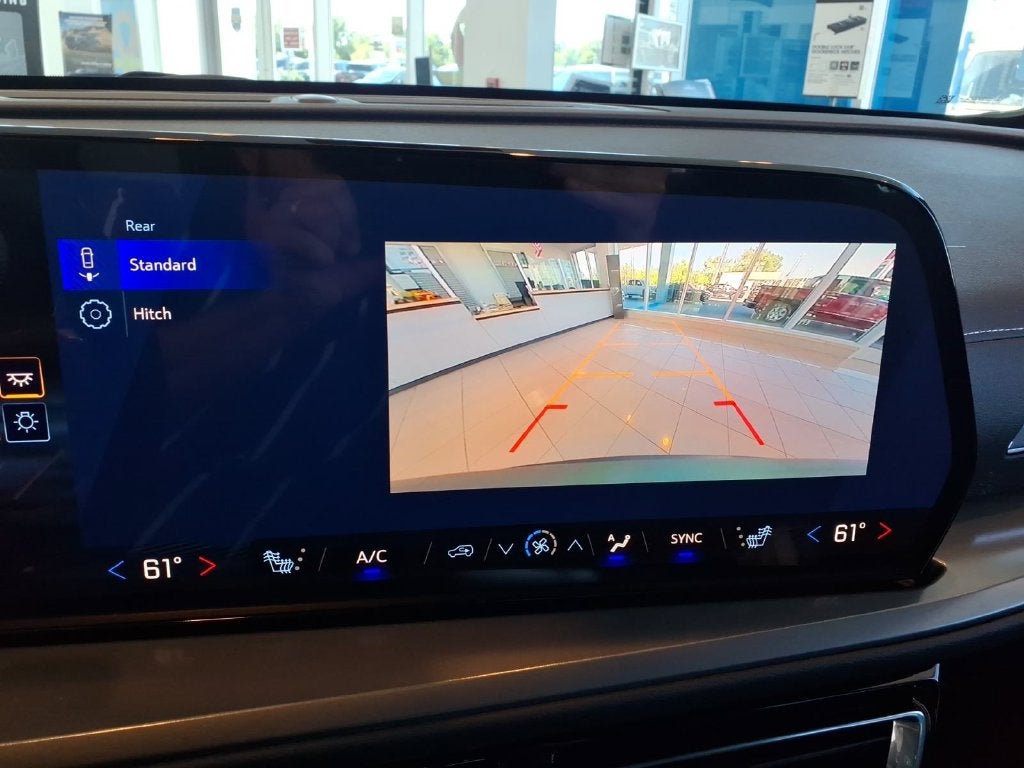2027 Chevrolet Traverse FWD LT