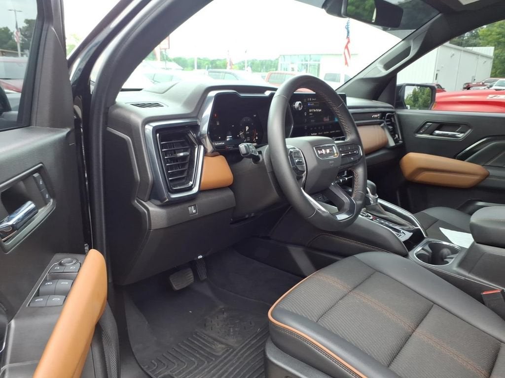 2024 GMC Canyon 4WD AT4