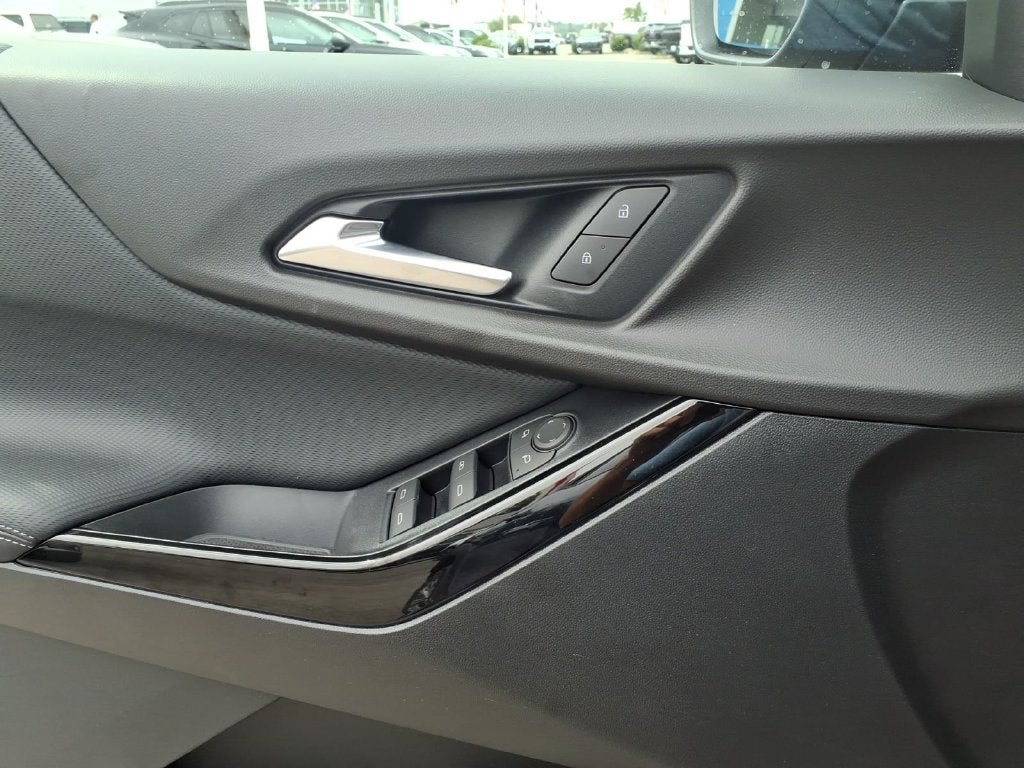 2027 Chevrolet Equinox FWD LT