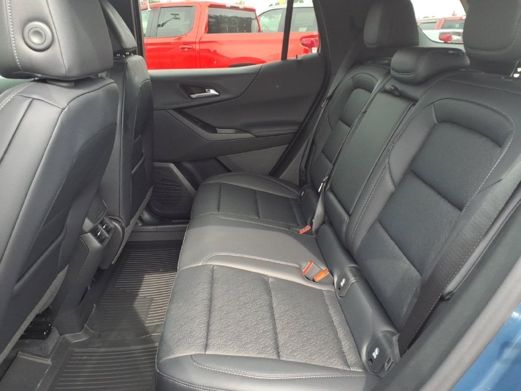 2027 Chevrolet Equinox FWD LT