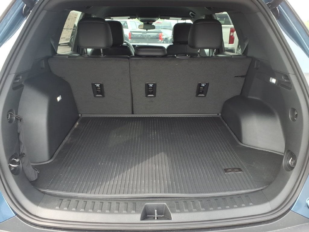 2027 Chevrolet Equinox FWD LT