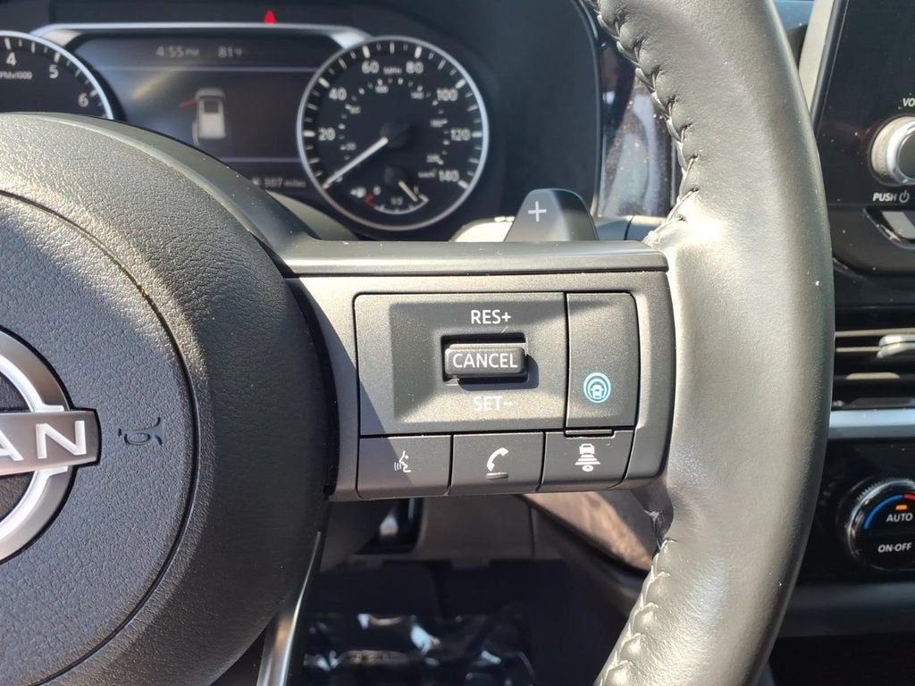 2025 Nissan Pathfinder SV