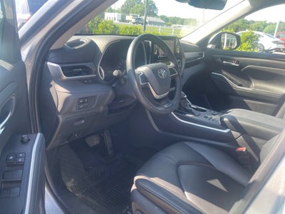 2024 Toyota Highlander XLE