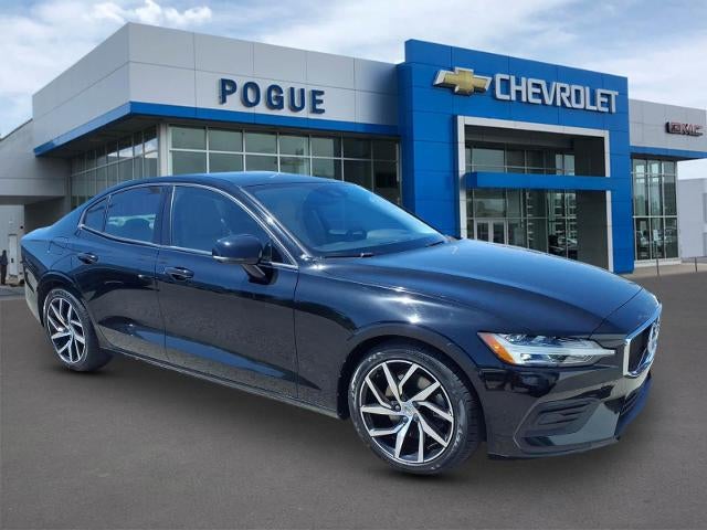 2020 Volvo S60 T5 Momentum's photo