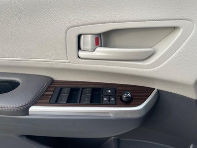 2024 Toyota Sienna LE