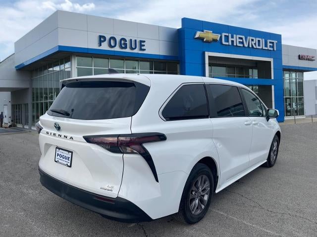 2024 Toyota Sienna LE