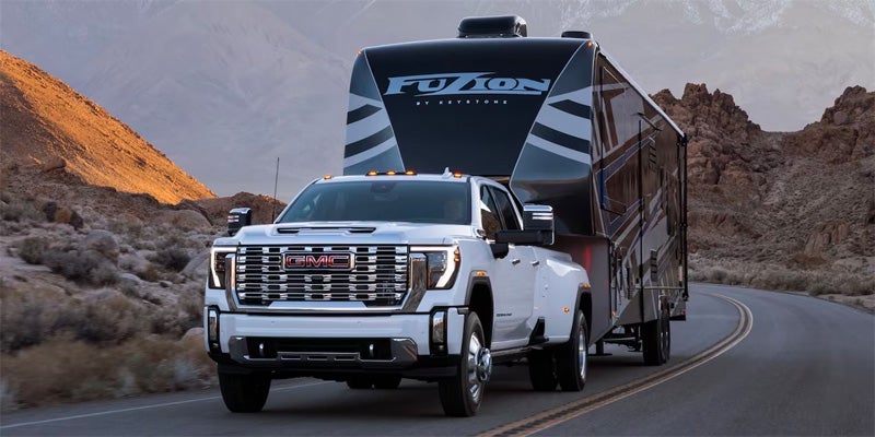 2024 GMC Sierra HD hailing a trailer